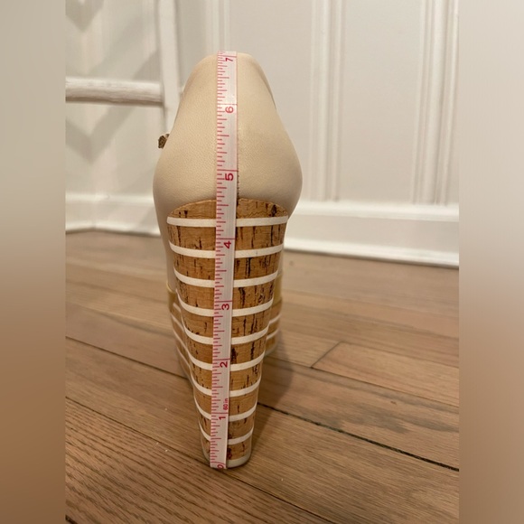 GUCCI STRIPED WEDGE, EILIN CREAM LEATHER & TAN PATENT SIZE 38, 4.75” heel - Picture 8 of 10